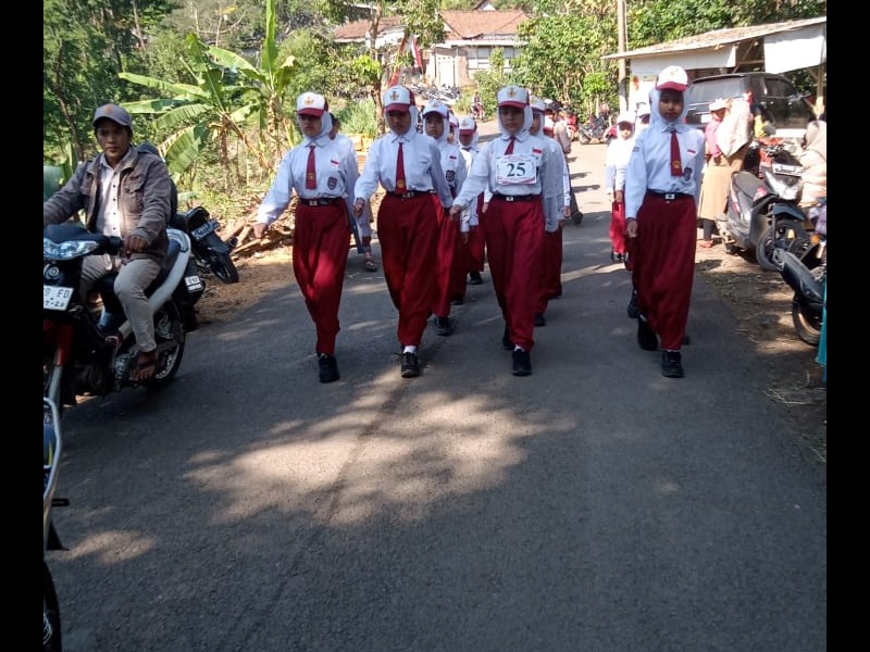 Lomba Gerak Jalan  antar sekolah se kecamatan sumbermalang